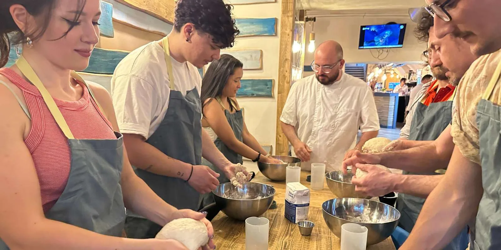 Naples: Pizza Making Class with Local Pizzaiolo